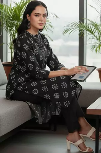 Women Ethnic Motifs Printed Regular Kurta with Trousers