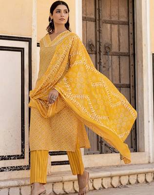 Ethnic Motifs Printed Regular Mirror Work Kurta with Trouser & Dupatta 3