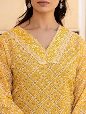 Ethnic Motifs Printed Regular Mirror Work Kurta with Trouser & Dupatta 7