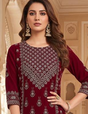 Women Ethnic Motifs Printed Regular Thread Work Velvet Kurta with Trousers 2