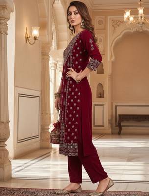 Women Ethnic Motifs Printed Regular Thread Work Velvet Kurta with Trousers 6