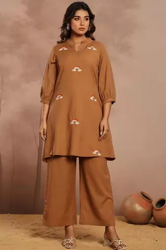 Women Embroidered Regular Thread Work Kurta with Palazzos