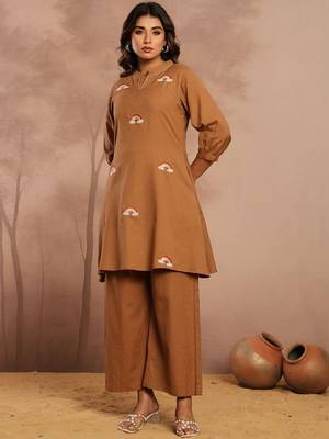 Women Embroidered Regular Thread Work Kurta with Palazzos 2