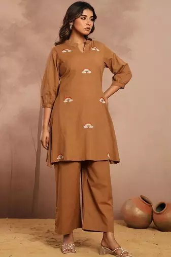 Women Embroidered Regular Thread Work Kurta with Palazzos