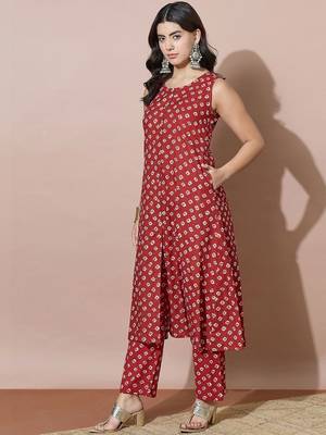 Women Ethnic Motifs Printed Regular Kurta with Trousers 4