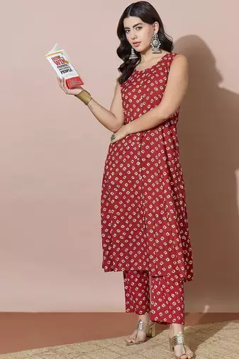 Women Ethnic Motifs Printed Regular Kurta with Trousers