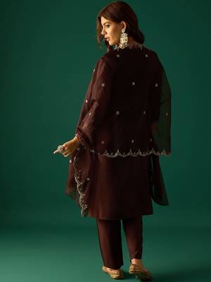Women Ethnic Motifs Printed Kurta with Trouser & Dupatta 4