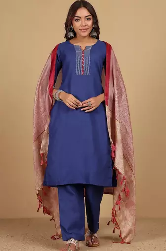 Thread Work Notch Neck Straight Kurta With Trousers And Dupatta