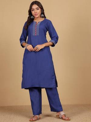 Thread Work Notch Neck Straight Kurta With Trousers And Dupatta 7