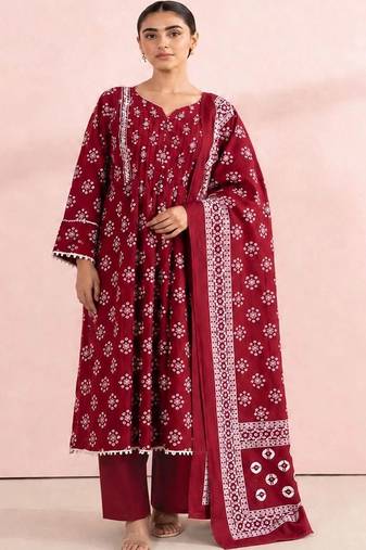 Women Floral Printed Regular Kurta with Trousers & With Dupatta