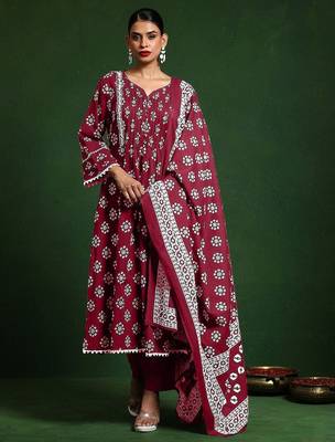 Women Floral Printed Regular Kurta with Trousers & With Dupatta 2
