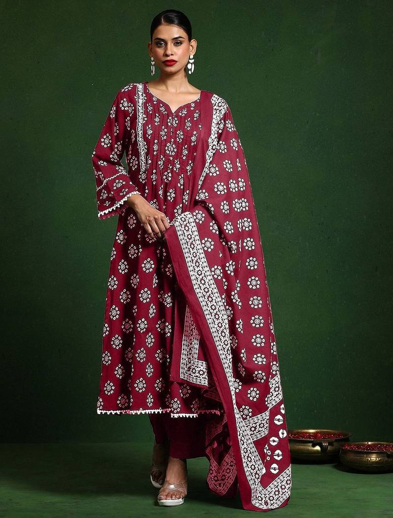 Women Floral Printed Regular Kurta with Trousers & With Dupatta