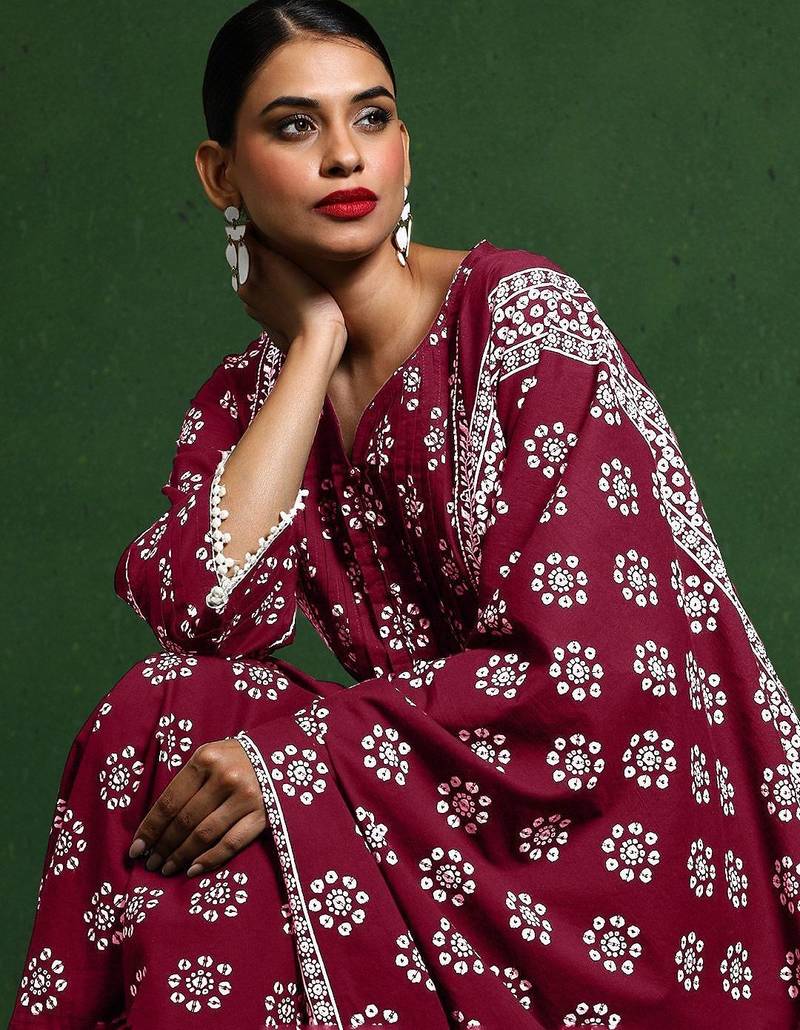 Women Floral Printed Regular Kurta with Trousers & With Dupatta