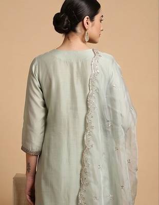 Women Ethnic Motifs Embroidered Regular Thread Work Kurta with Trousers & With Dupatta 2
