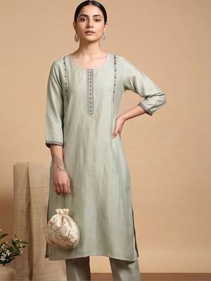 Women Ethnic Motifs Embroidered Regular Thread Work Kurta with Trousers & With Dupatta 4