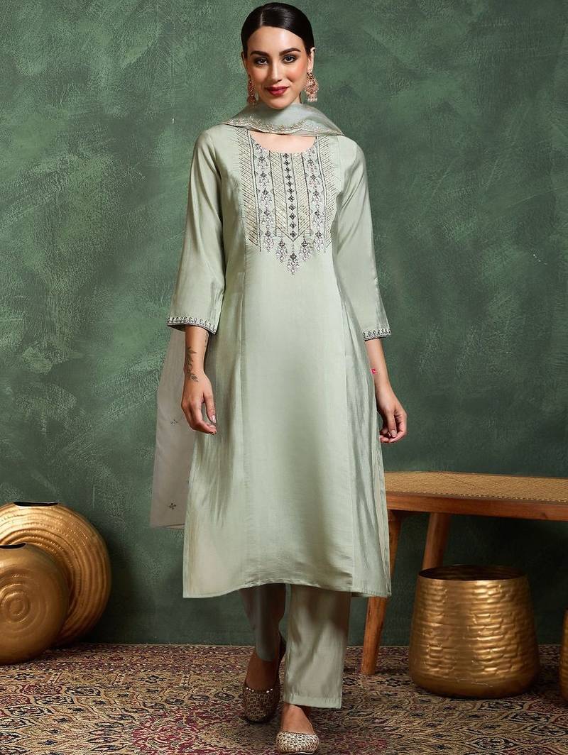 Ethnic Motifs Embroidered Round Neck Thread Work Kurta With Trousers & Dupatta