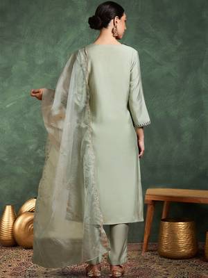 Ethnic Motifs Embroidered Round Neck Thread Work Kurta With Trousers & Dupatta 3