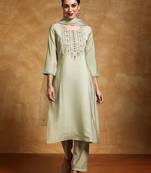 Women Floral Embroidered Regular Thread Work Kurta with Trousers & With Dupatta