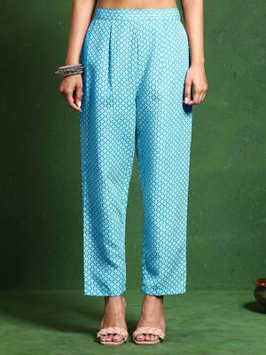 Women Floral Printed Regular Kurta with Trousers & With Dupatta 7
