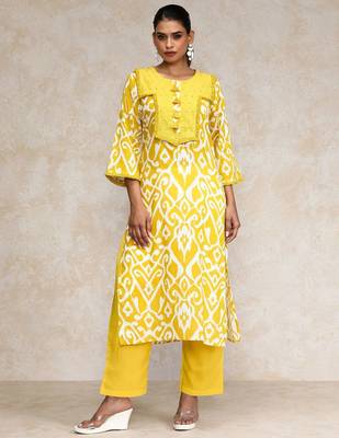 Ethnic Motifs Printed Round Neck Straight Kurta With Trousers 2