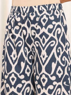 Women Printed Regular Pure Cotton Kurta with Trousers 4
