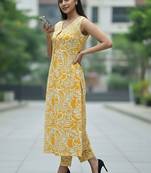 Women Floral Printed Regular Kurta with Trousers