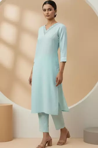 Women Regular Thread Work Kurta with Trousers