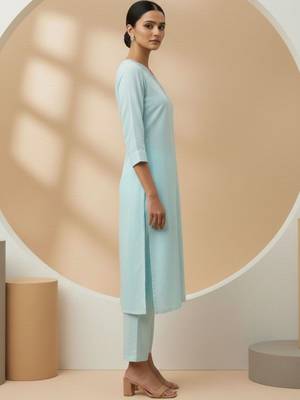 Women Regular Thread Work Kurta with Trousers 5