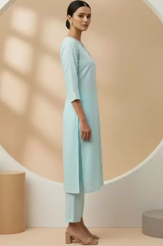 Women Regular Thread Work Kurta with Trousers