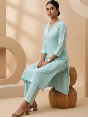 Women Regular Thread Work Kurta with Trousers 6