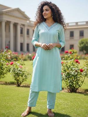 Women Striped Regular Thread Work Kurta with Trousers 3