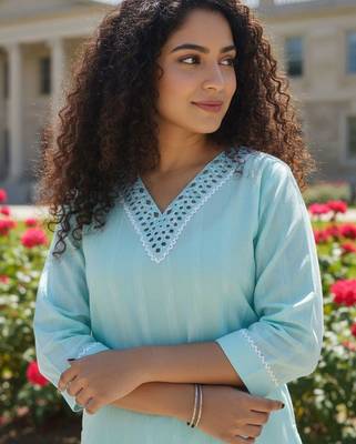 Women Striped Regular Thread Work Kurta with Trousers 4