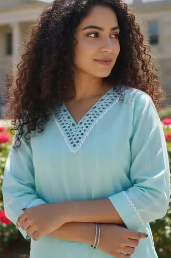 Women Striped Regular Thread Work Kurta with Trousers