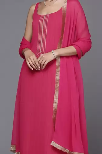 Women Regular Thread Work Silk Crepe Kurta with Trousers & With Dupatta
