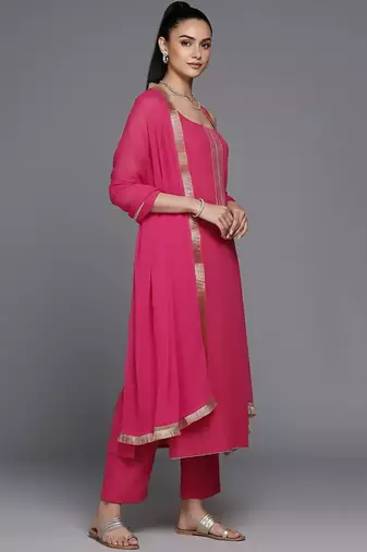 Women Regular Thread Work Silk Crepe Kurta with Trousers & With Dupatta