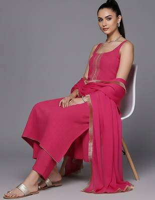 Women Regular Thread Work Silk Crepe Kurta with Trousers & With Dupatta 7