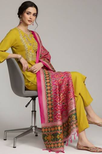 Women Ethnic Motifs Embroidered Regular Thread Work Pure Cotton Kurta with Trousers & With Dupatta