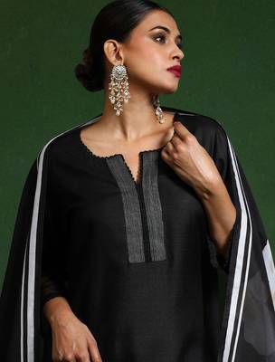 Thread Work Notch Neck Straight Kurta With Trousers And Dupatta 2
