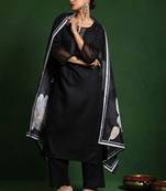 Thread Work Notch Neck Straight Kurta With Trousers And Dupatta