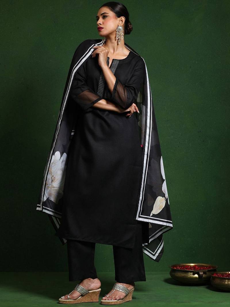 Thread Work Notch Neck Straight Kurta With Trousers And Dupatta