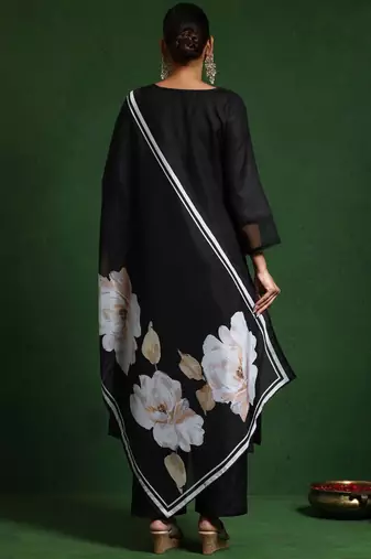 Thread Work Notch Neck Straight Kurta With Trousers And Dupatta