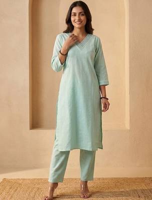 Women Regular Mirror Work Kurta with Trousers 4