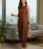Women Regular Thread Work Kurta with Trousers