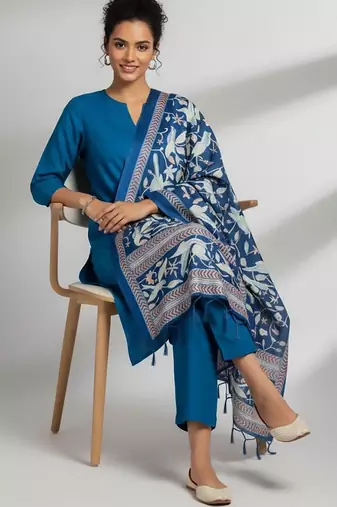 Women Ethnic Motifs Regular Kurta with Trousers & With Dupatta