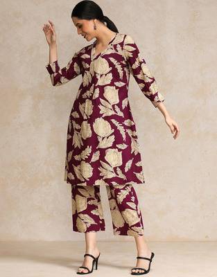 Women Floral Printed Regular Pure Cotton Kurta with Trousers 6