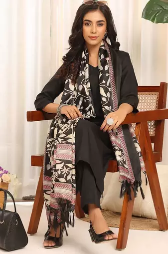 Black V-Neck Three-Quarter Sleeves Straight Kurta With Trousers & Dupatta