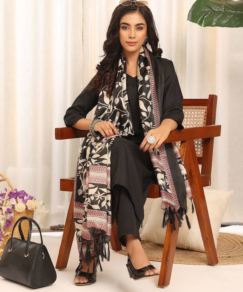 Black V-Neck Three-Quarter Sleeves Straight Kurta With Trousers & Dupatta