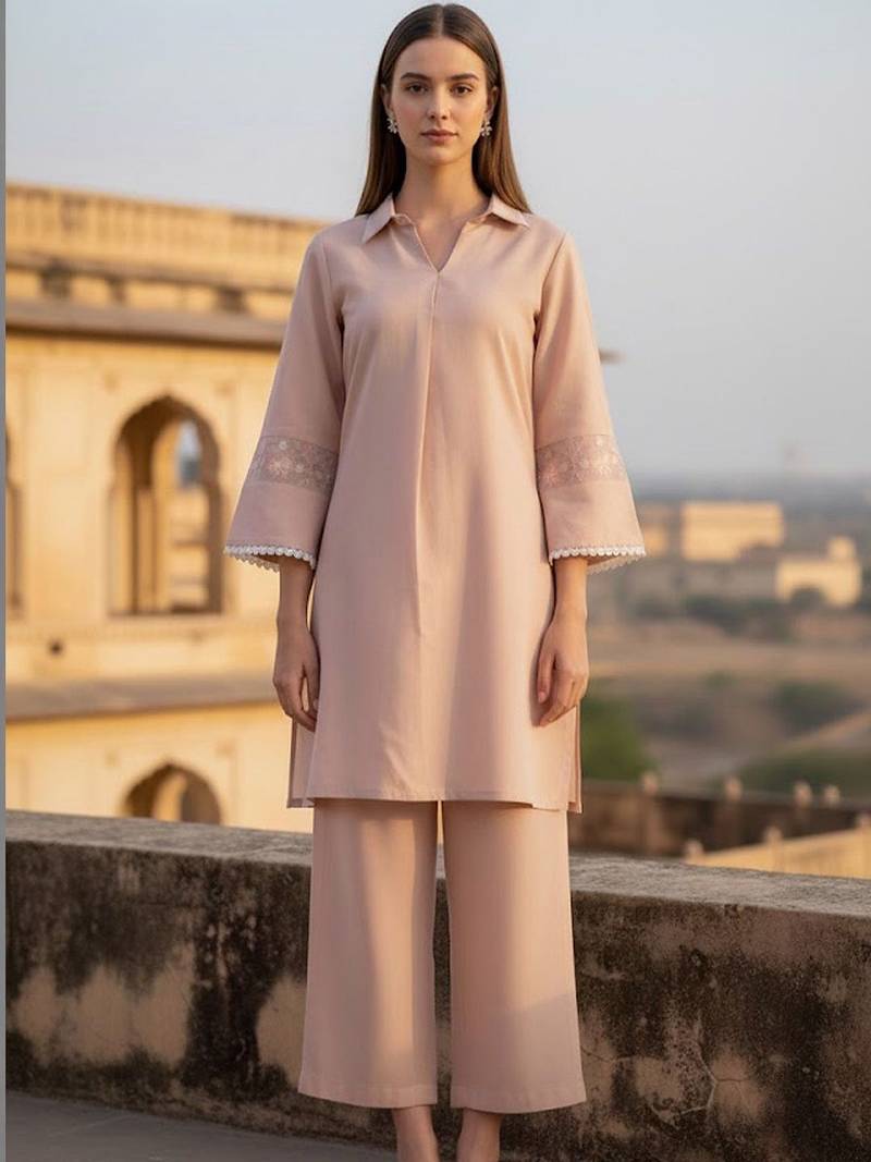 Women Regular Thread Work Kurta with Trousers