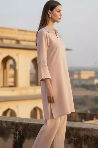 Women Regular Thread Work Kurta with Trousers