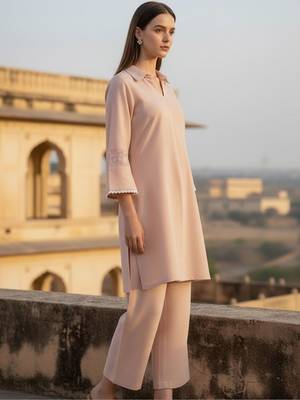 Women Regular Thread Work Kurta with Trousers 4